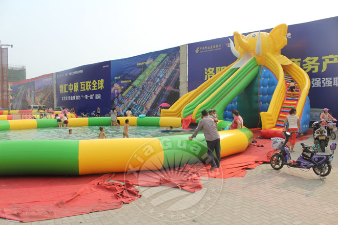 临桂大型充气滑梯泳池乐园